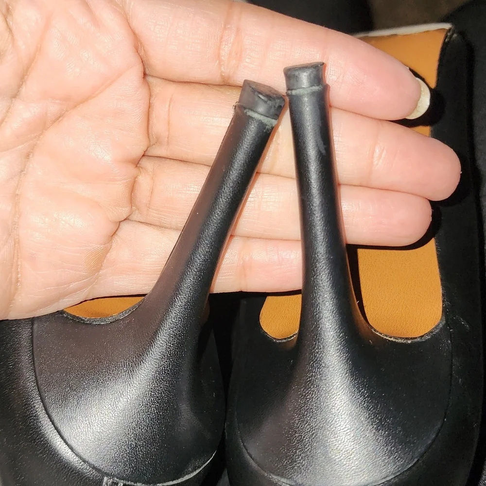 COACH PERFECT BLACK LEATHER EUC PUMPS SIZE 8.5M